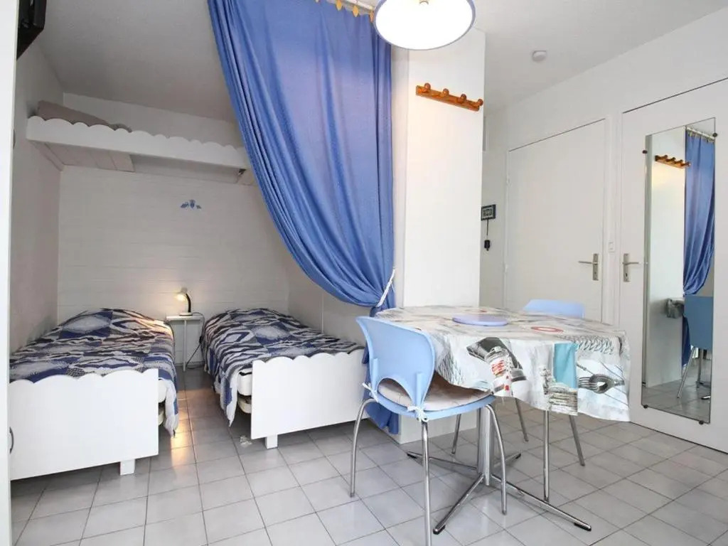 Appartement Balaruc-les-Bains, 1 pièce, 2 personnes - FR-1-553-58
