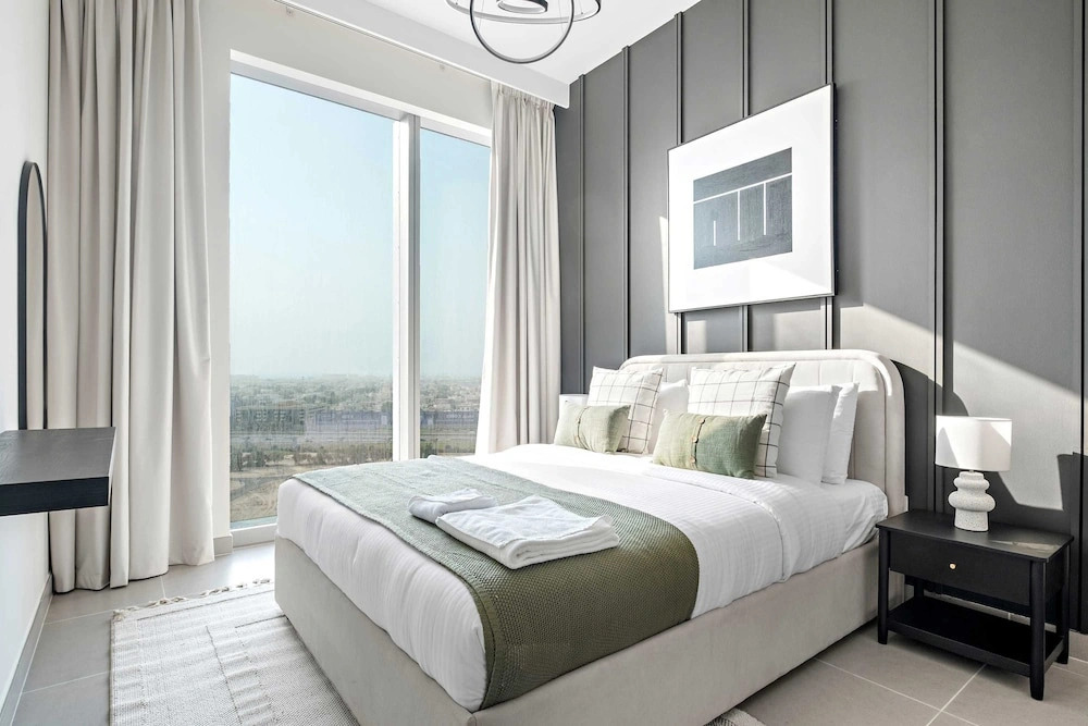 Silkhaus Modern 1 BDR Forte Tower Downtown