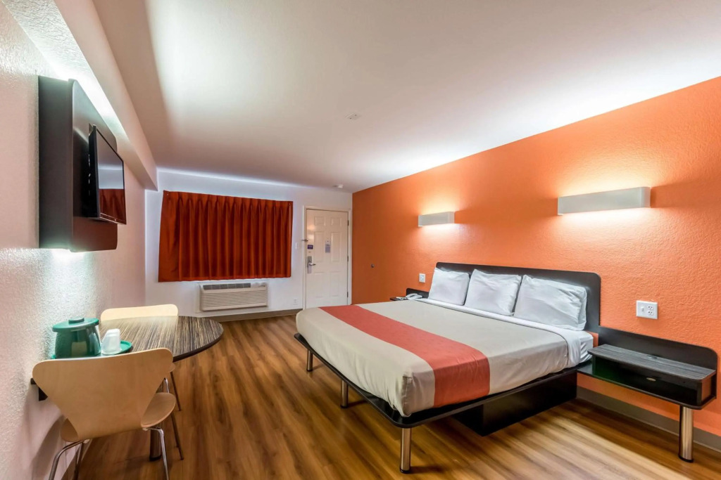 Motel 6 San Antonio, TX - South IH-10 East