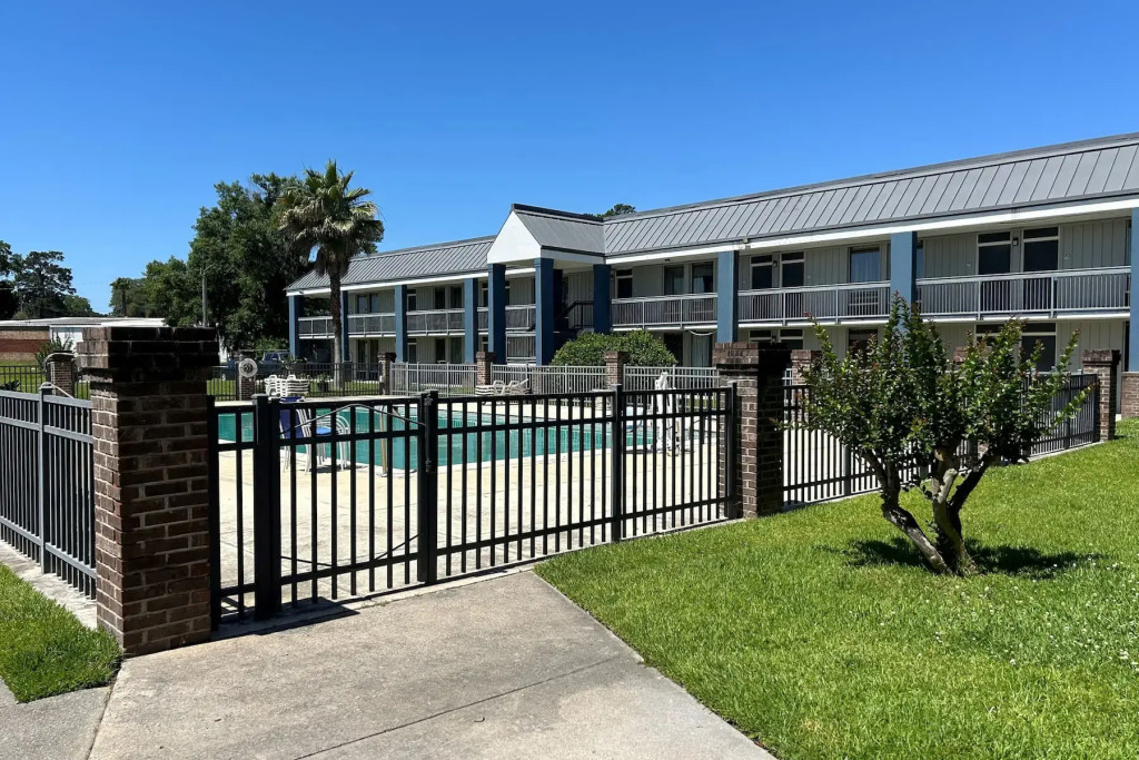 Days Inn by Wyndham Hinesville Near Fort Stewart