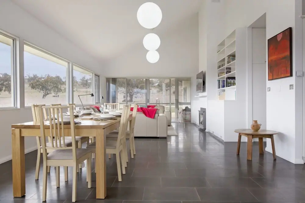 Manna Tree Farm -modern home with majestic views in stunning countrysi