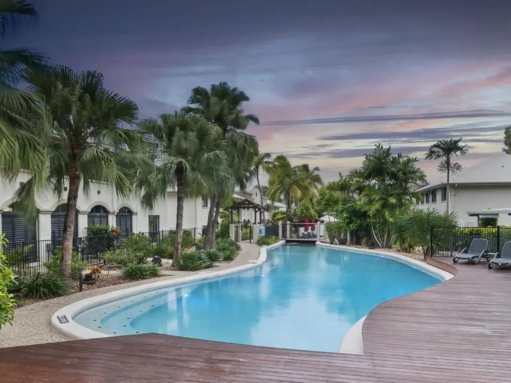 Palm Cove Get a Way