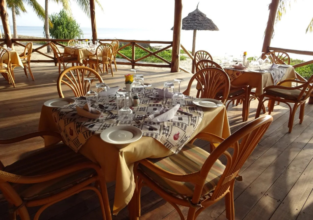 Barrys Beach Resort Pangani