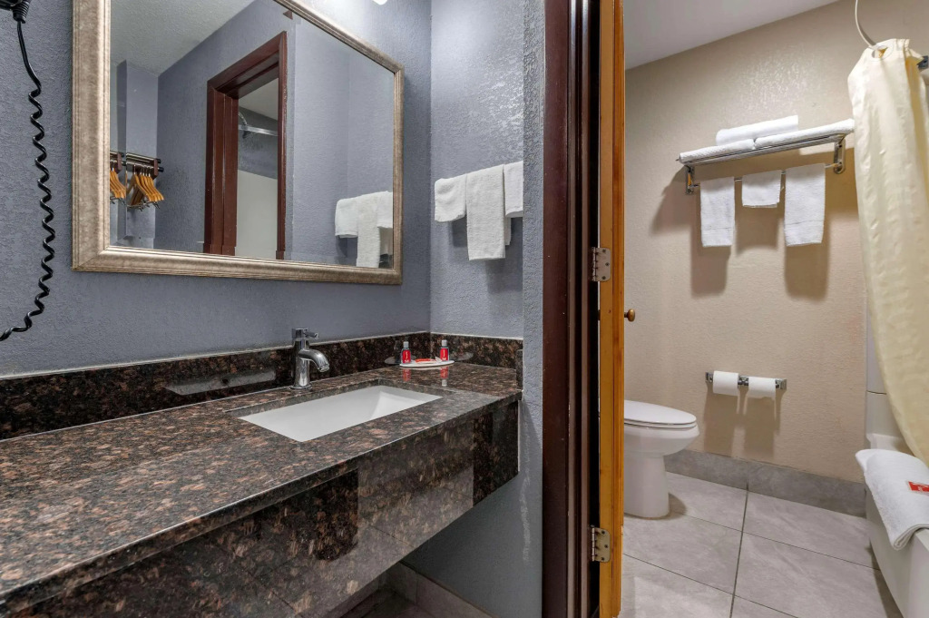 Econo Lodge Lafayette near University