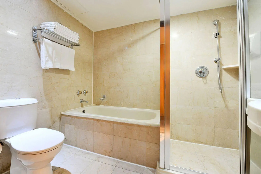 Carlton Hotel-Chung Hwa