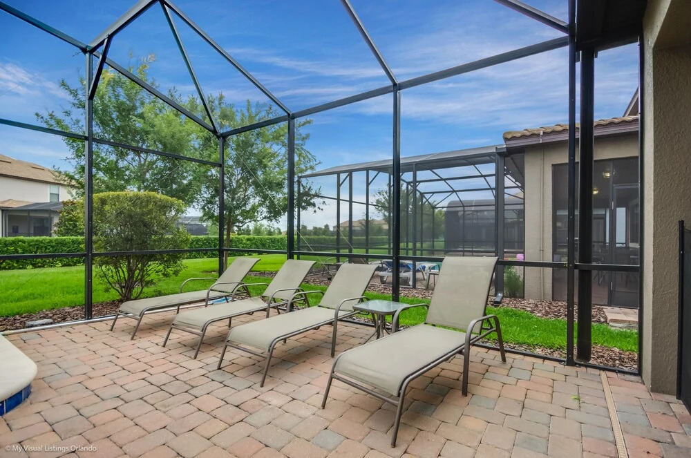 1422 Moonvalley Drive