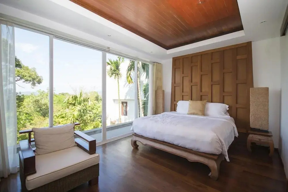 4-BR Seaview Villa with Large Pool at Surin Beach