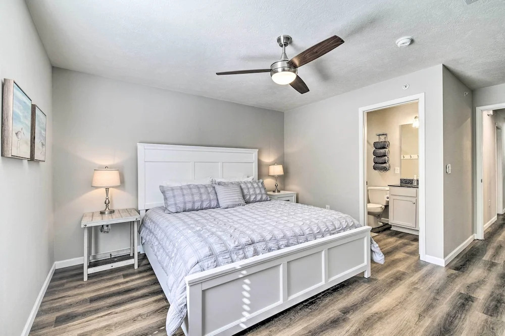 Branson Condo w/ Balcony: Near Silver Dollar City