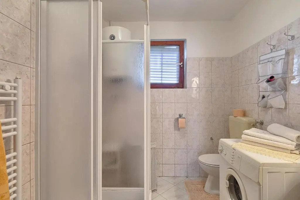 Apartman D&D, Dvorine 63