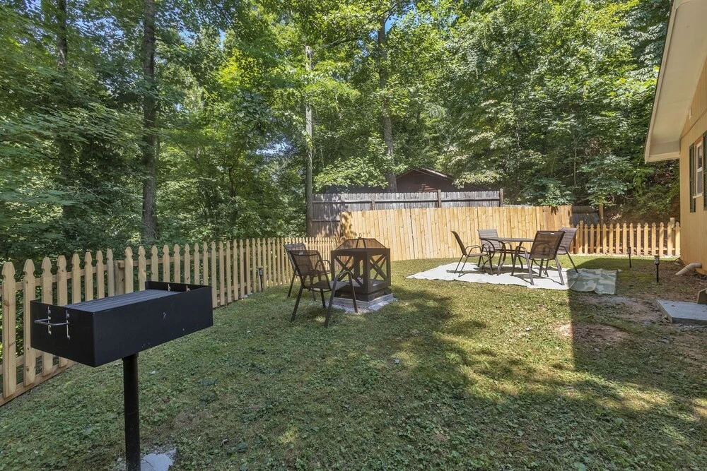 Thirsty Bear Den - Relaxing Pet Friendly Cabin In Gatlinburg 3 Bedroom Home by Redawning
