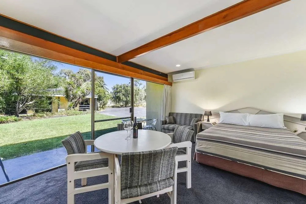 Comfort Inn William Macintosh