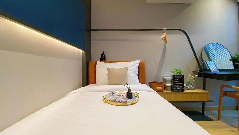 Elegant 2BR Loft Garden Villa at Collins Boulevard Apartment