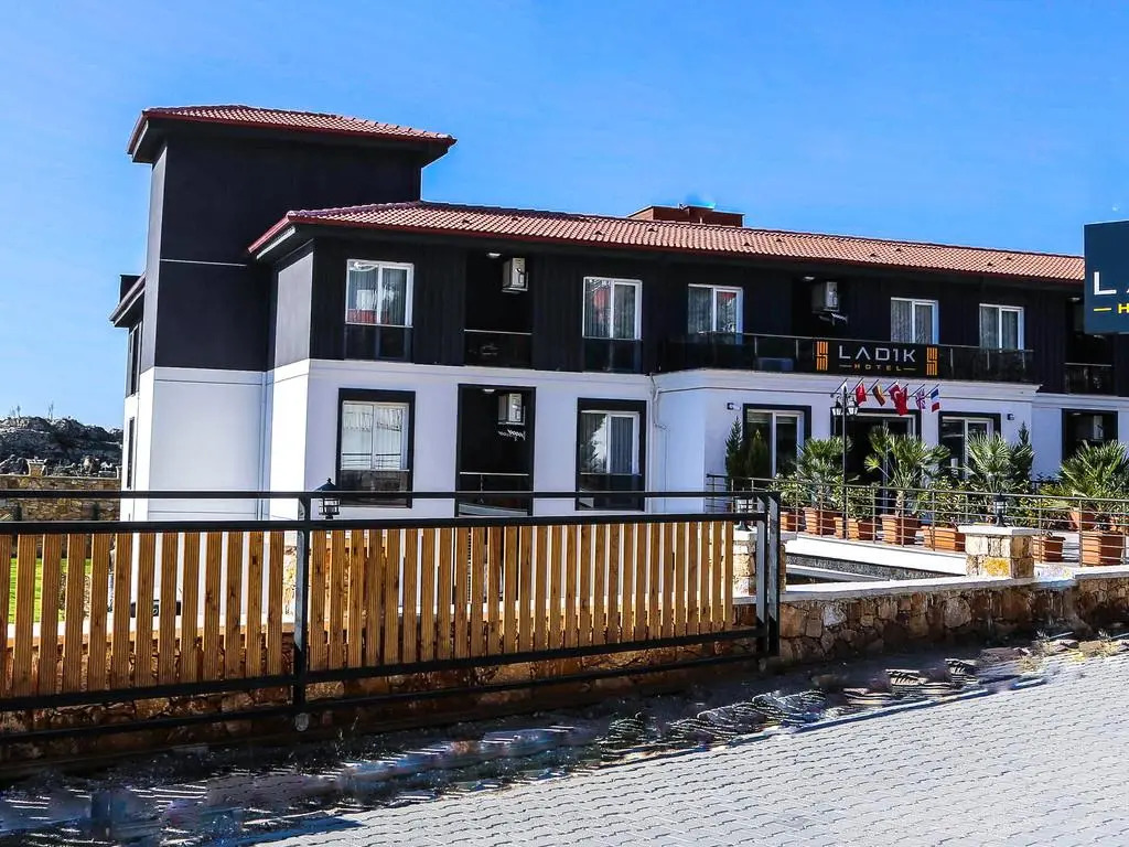 Ladik Hotel
