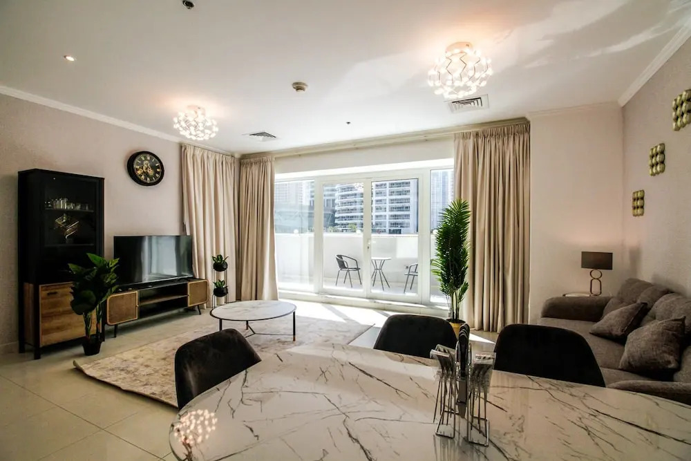 Yogi - Marina Marvel Luxurious 1BR Apt at Al Shera Tower