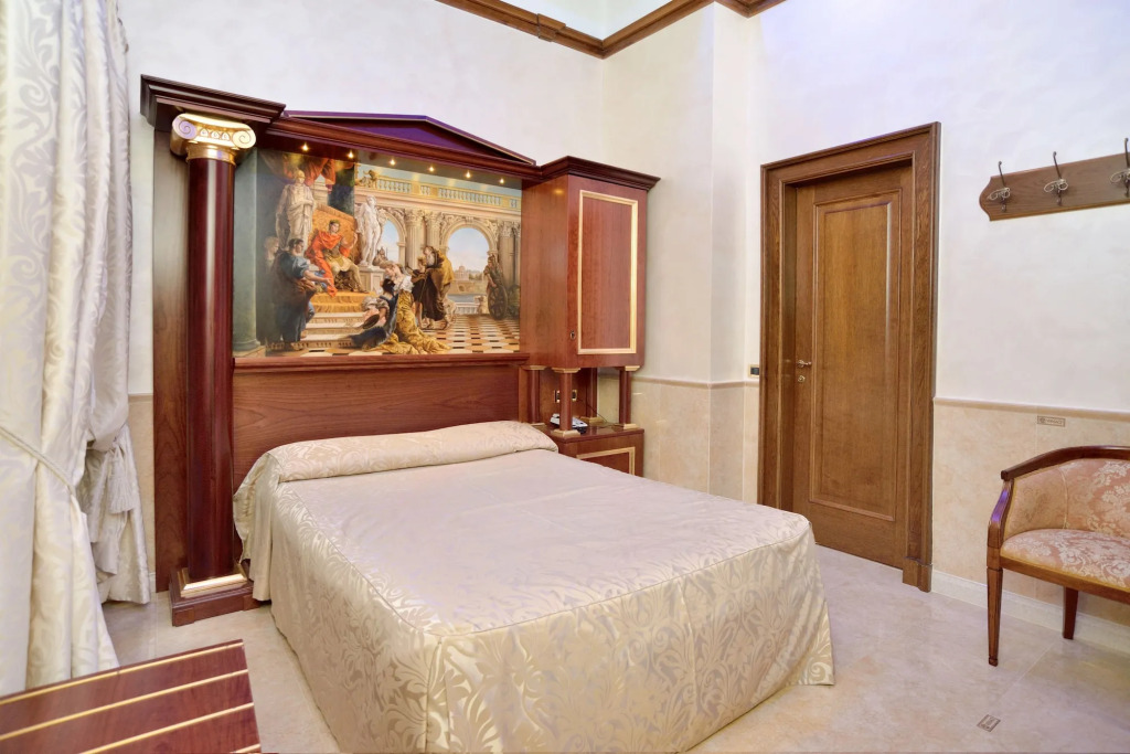 Pantheon Inn
