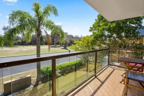 2/56 Lawson Street@Clarkes Beach