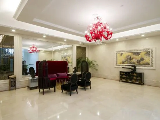 Qinhu Hotel
