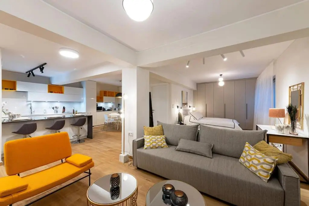 Large Elegant Studio, Kalathi Home Suites in Verga