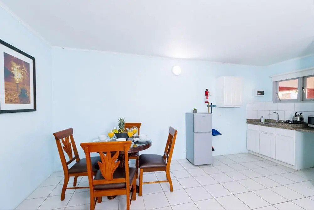 2BR 1BA Ground Level in the Heart of Aruba Pool