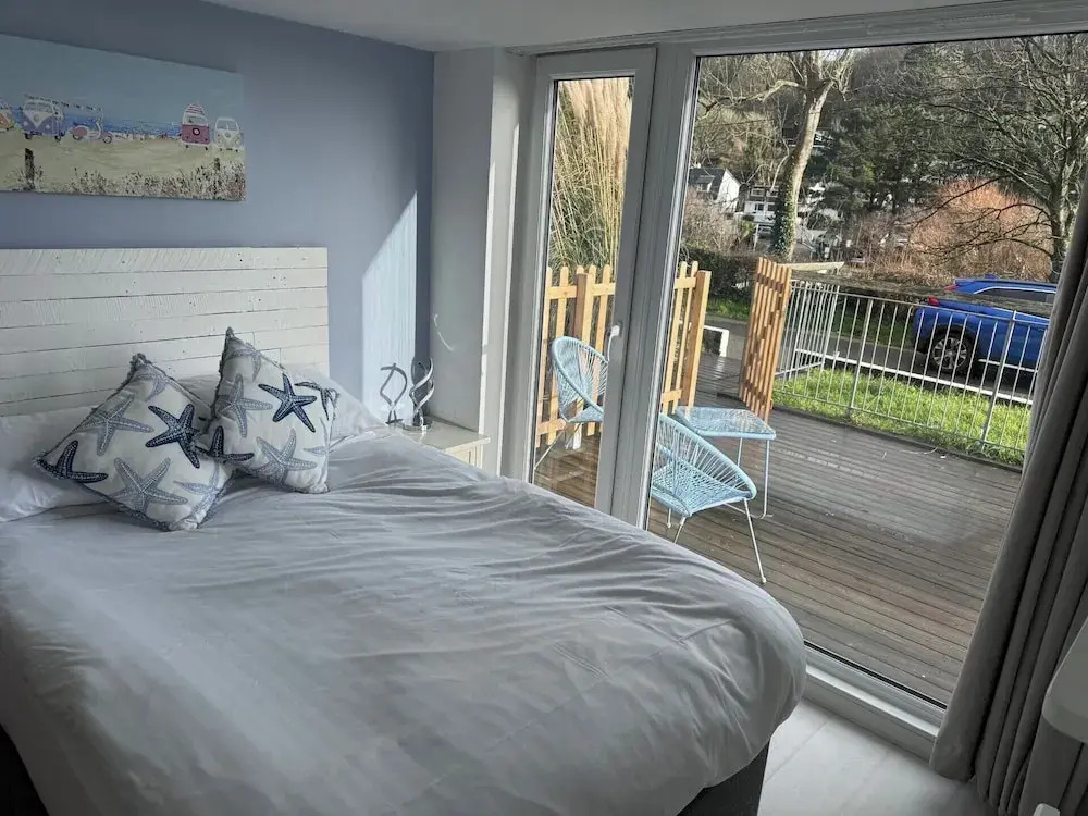 Sea View - 1min to Beach - Dog Friendly - 4 Guests