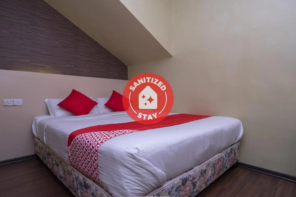 OYO 614 D'PINETREES Hotel