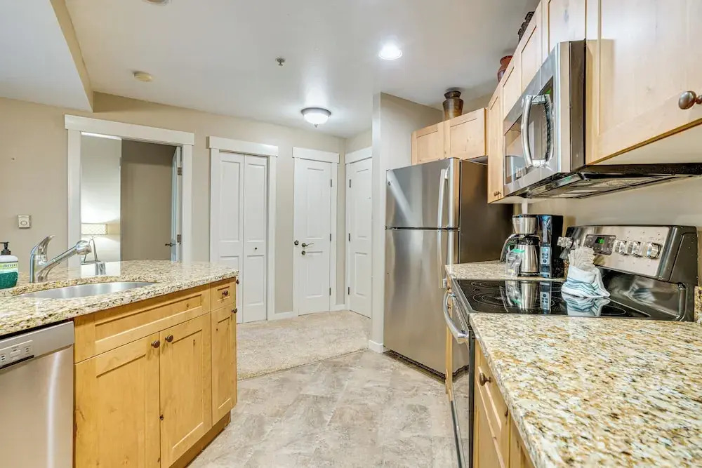 Walk to Lifts: Condo w/ Copper Mtn Views in Frisco