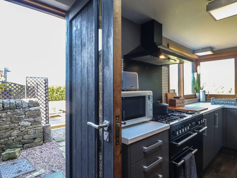 Coupling Cottage