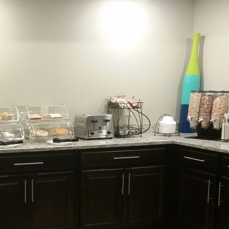 Brookstone Lodge & Suites