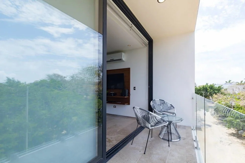 Menesse 205 by CocoBR