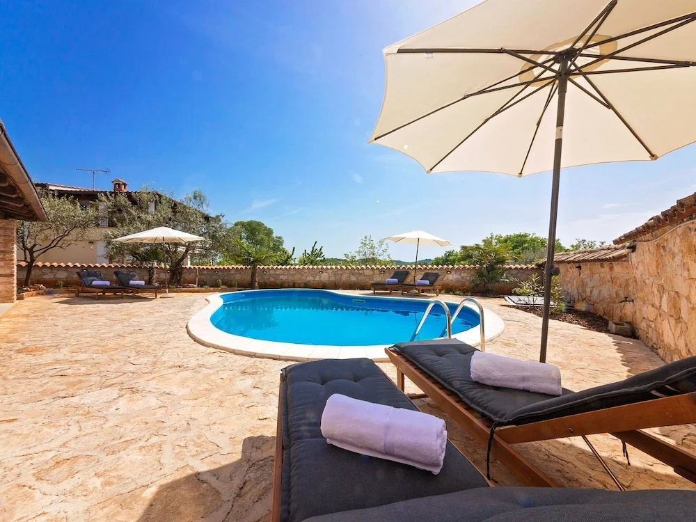 Renovated Holiday Home With Private Pool at 5 km From the Resort of Porec and Beach