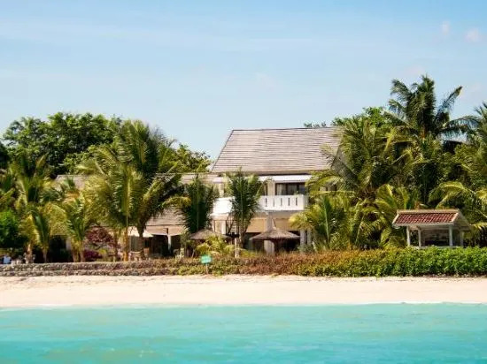 Myamo Beach Lodge
