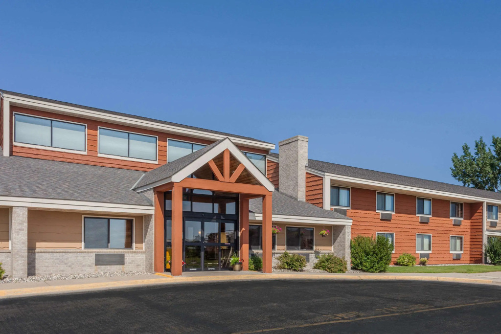 AmericInn by Wyndham Hutchinson