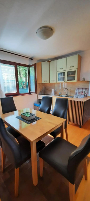 Honey Apartments