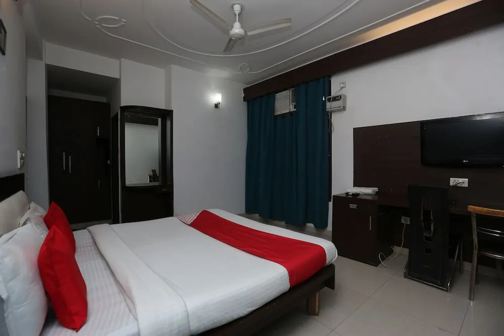 OYO 22311 Corple Stays