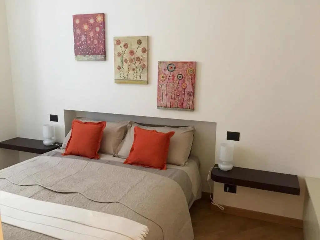 CHARMING COMO - Apartment downtown in the pedestrian area with 2 double bedrooms and 2 complete bathrooms a spacious living room and full equipped kitchen