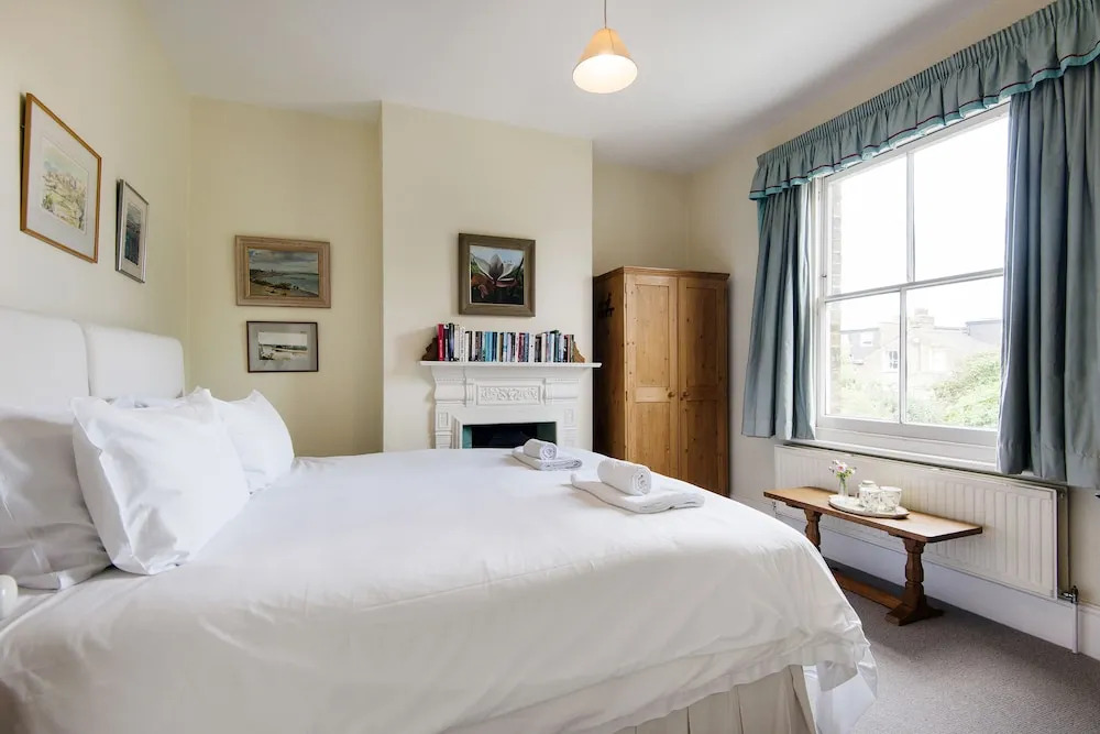 Magnificent Clapham Common Home close to Brixton