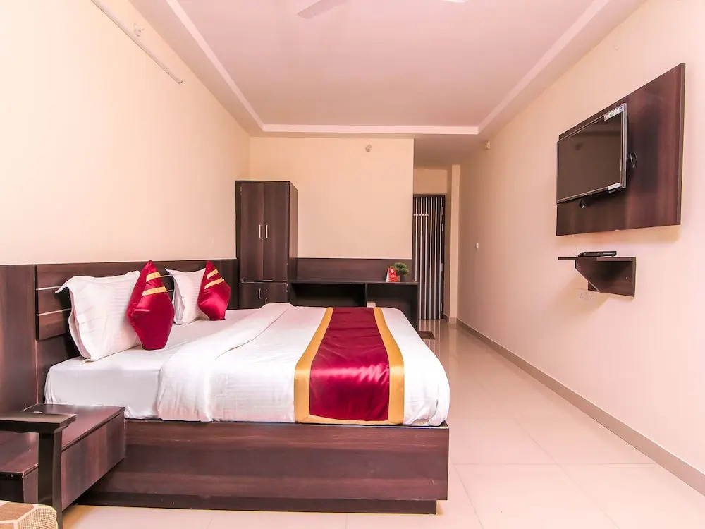 OYO 9941 Hotel P S Grand
