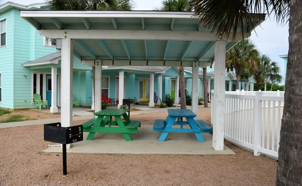 #403 The Commons 3 Bedrooms 2.5 Bathrooms Townhouse