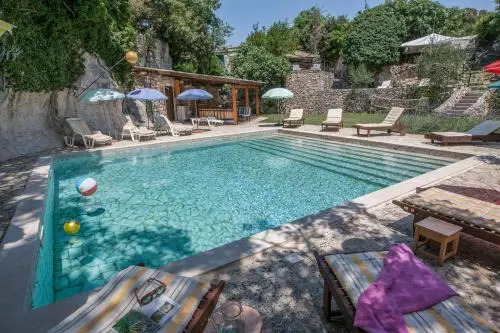 Holiday House Cave Romana