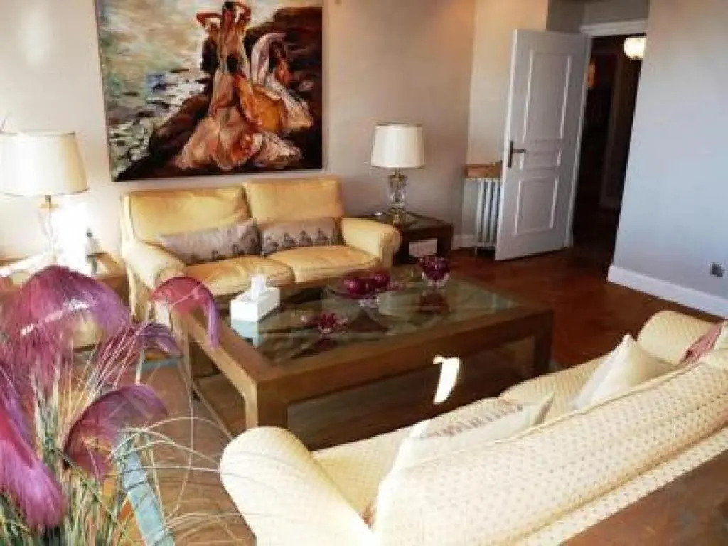 Charming 2 Bedroom apt in Central Cannes Walking Distance to Beaches Croisette and the Palais - 678
