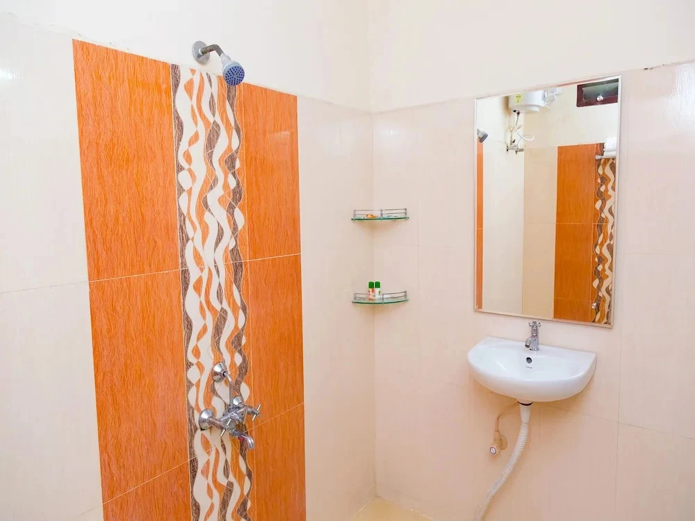 Velaga Inn By OYO Rooms