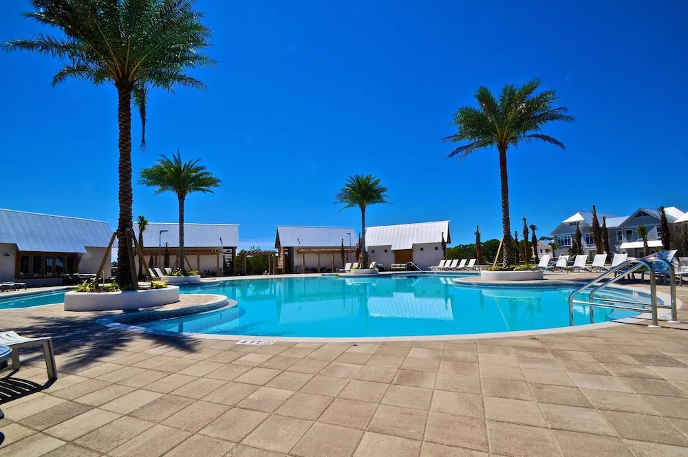 Beach Retreat 3 Bedroom Condo By Coastal Dreamin