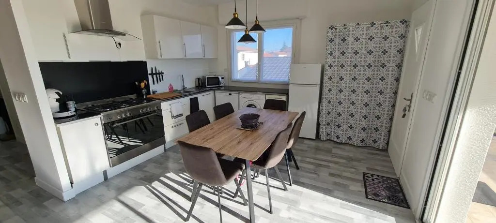 Appartement Le Mauriac Véranda plein sud 6 personnes