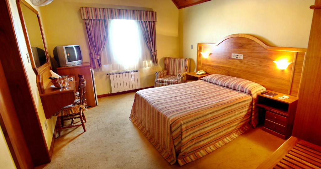 HOTEL SKY GRAMADO - Cartão Postal de Gramado RS