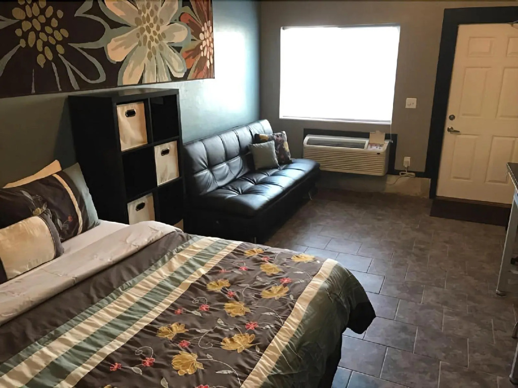 Riverfront Studio Suites