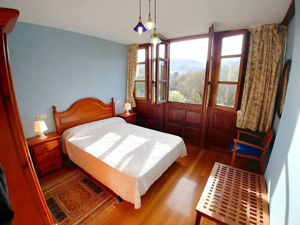 House With 5 Bedrooms in San Román de Villa, With Terrace