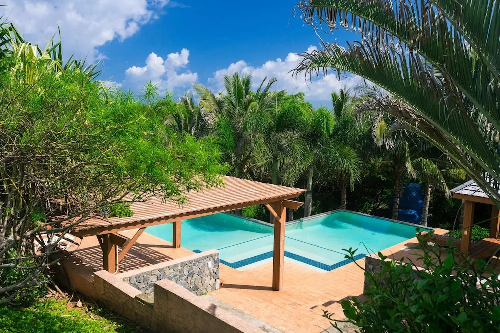 Incredible Ocean Views From Both Sides Of This Hill Top Home