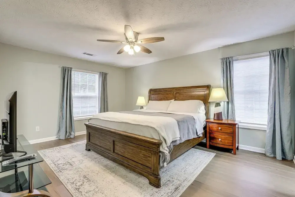 Hike, Golf, Explore: Home 10 Mi to Lake Lanier!