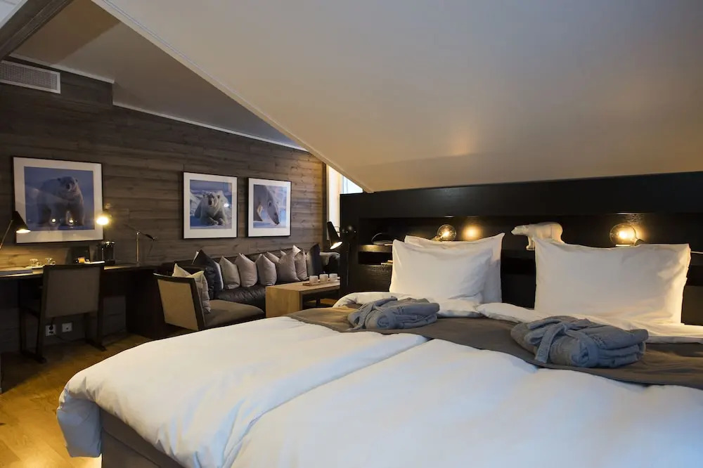 Svalbard Hotell | Polfareren