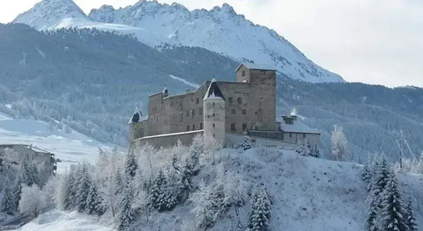 Schloss Naudersberg